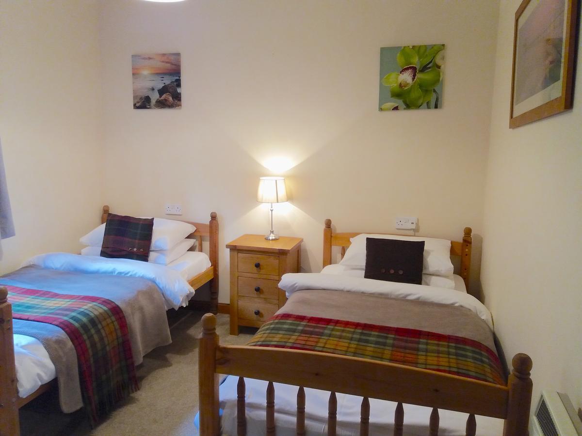 Loch Ness Highland Cottages With Partial Loch View Invermoriston Ngoại thất bức ảnh